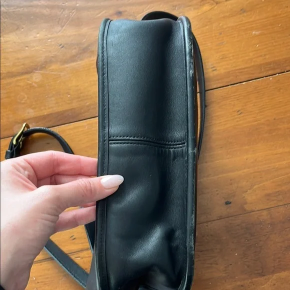 Vintage Coach City Bag 2004 - Picture 10 of 10